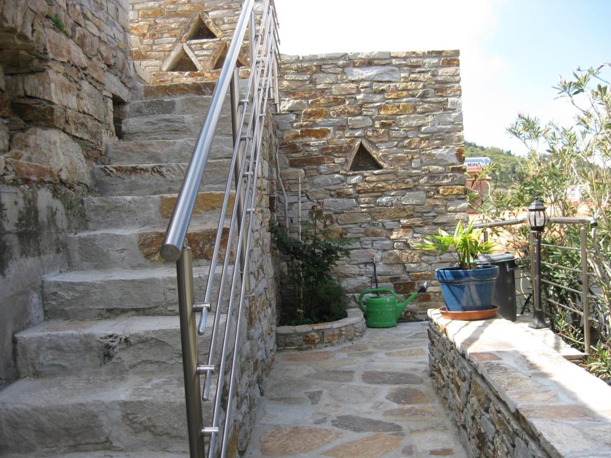 Astra-Ferienhaus Mit Grosser Dachterrasse Und Top-Ausstattung In Nas Armenistis  Bagian luar foto