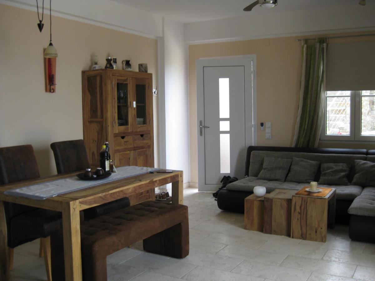 Astra-Ferienhaus Mit Grosser Dachterrasse Und Top-Ausstattung In Nas Armenistis  Bagian luar foto